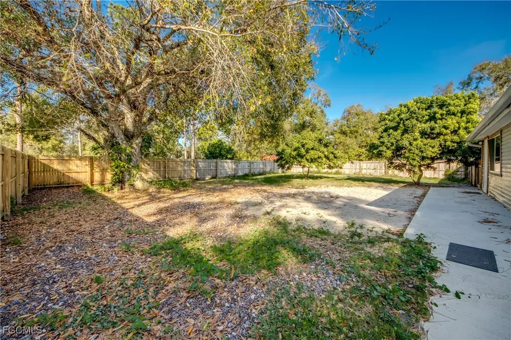 19330 Meredith Road North Fort Myers FL 33917