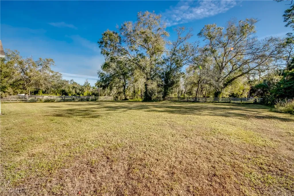 19330 Meredith Road North Fort Myers FL 33917