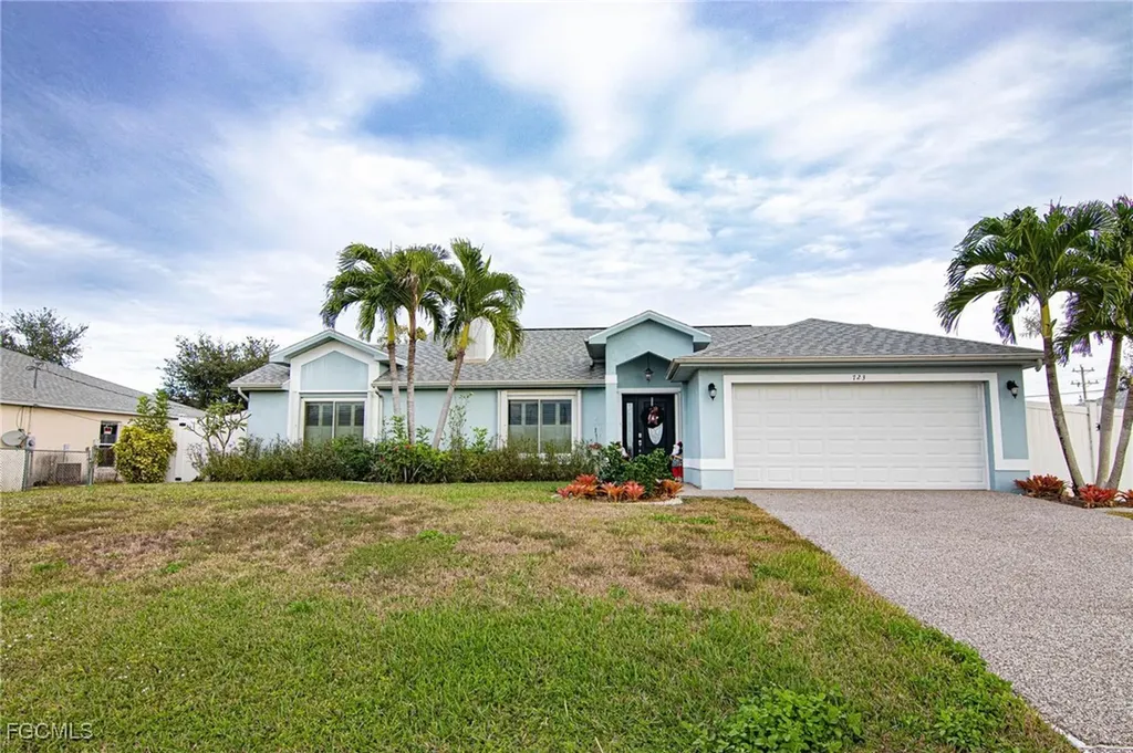 723 SE 9th Avenue Cape Coral FL 33990