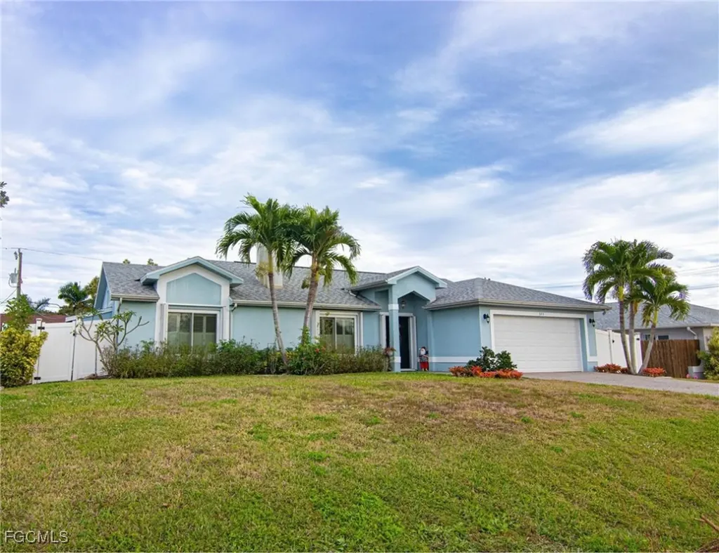 723 SE 9th Avenue Cape Coral FL 33990