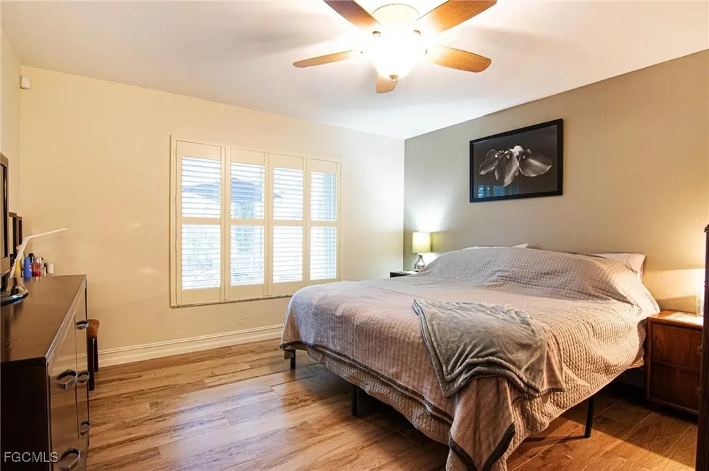 723 SE 9th Avenue Cape Coral FL 33990