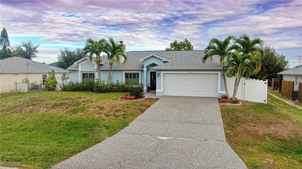 723 SE 9th Avenue Cape Coral FL 33990
