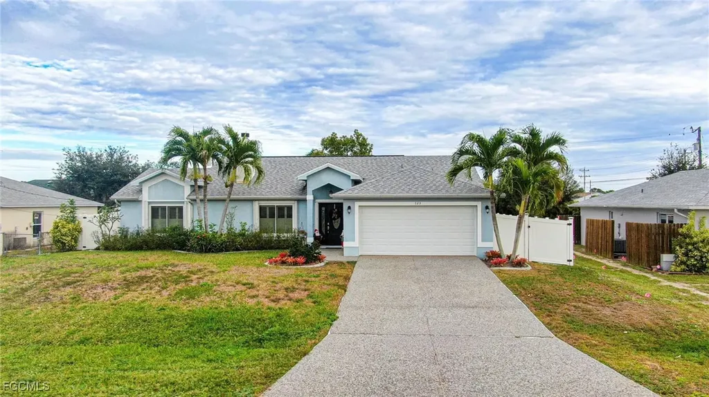 723 SE 9th Avenue Cape Coral FL 33990