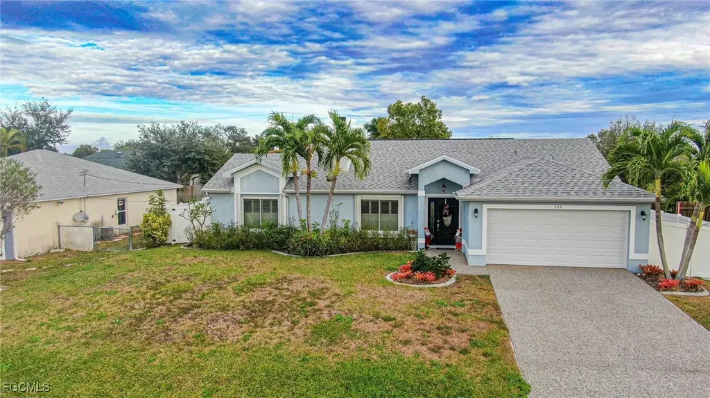 723 SE 9th Avenue Cape Coral FL 33990