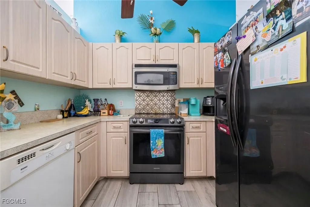 2022 NW 9th Terrace Cape Coral FL 33993