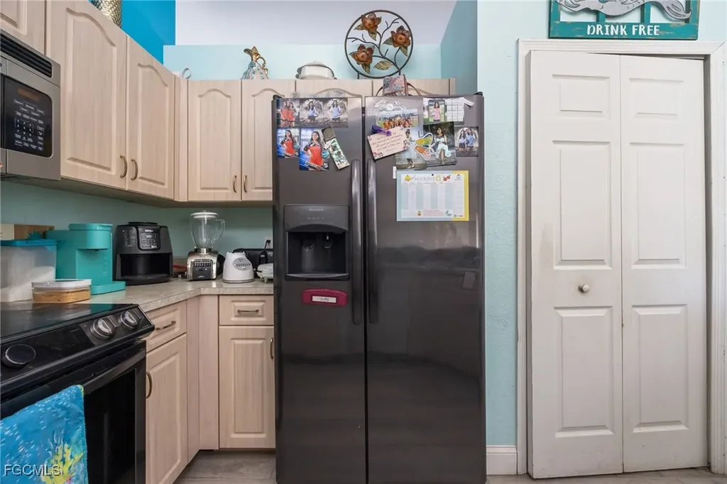 2022 NW 9th Terrace Cape Coral FL 33993