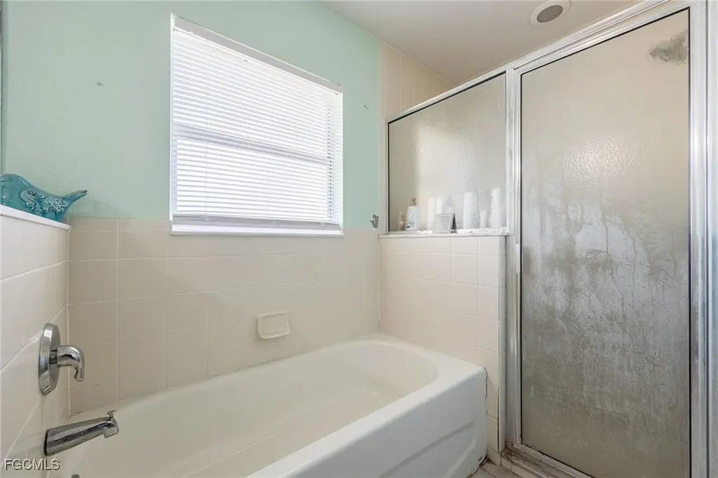 2022 NW 9th Terrace Cape Coral FL 33993