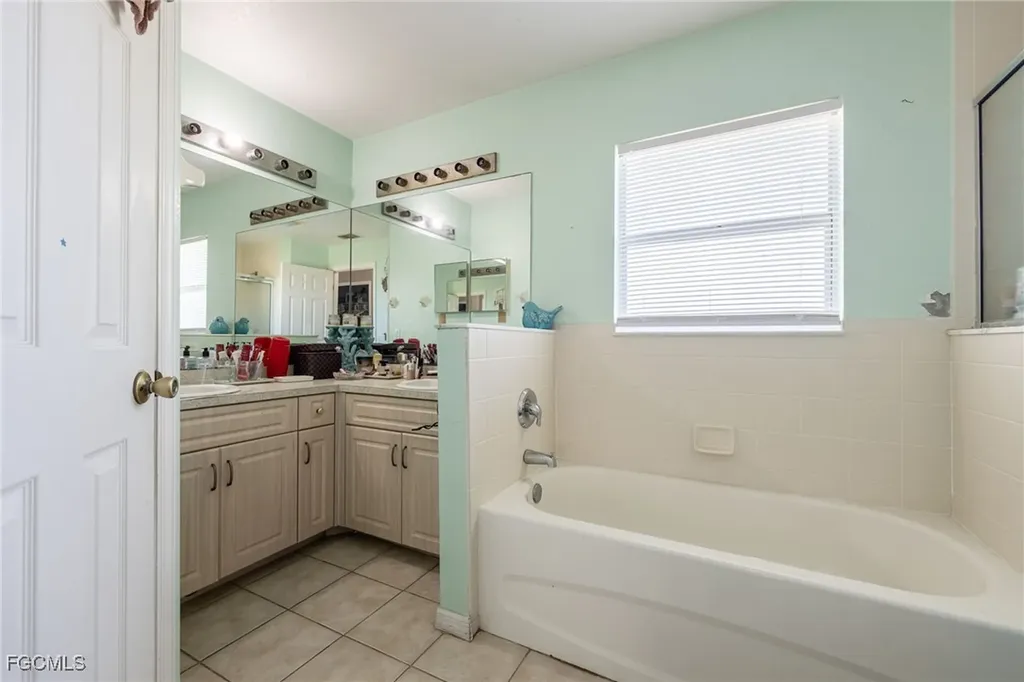 2022 NW 9th Terrace Cape Coral FL 33993