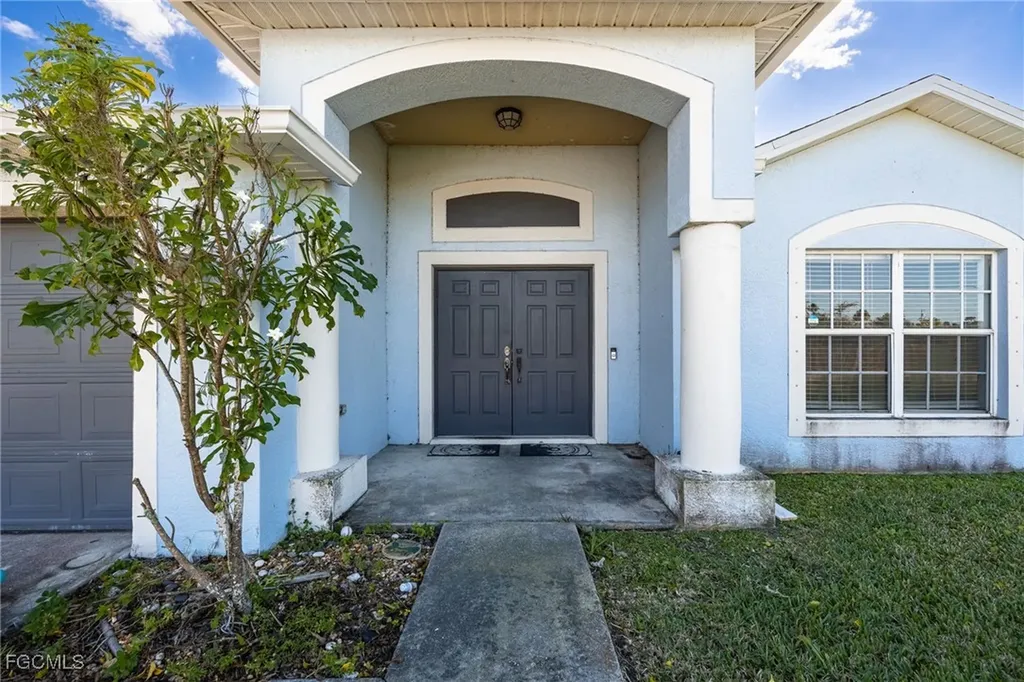 2022 NW 9th Terrace Cape Coral FL 33993