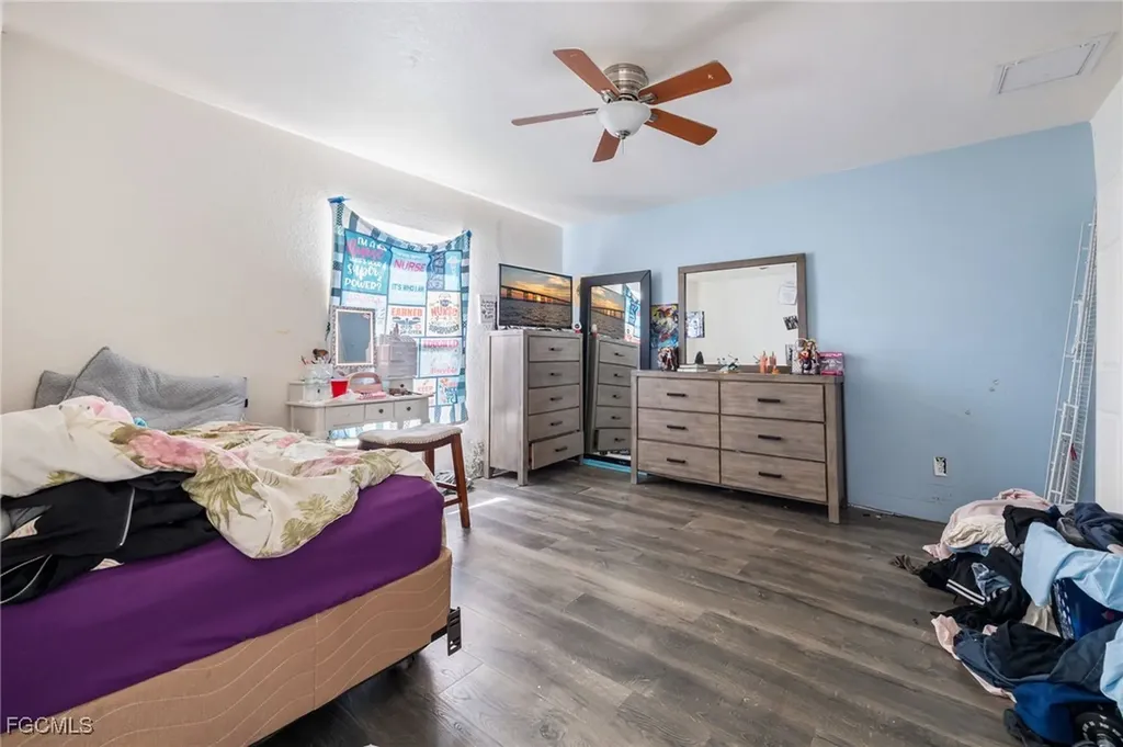 2022 NW 9th Terrace Cape Coral FL 33993