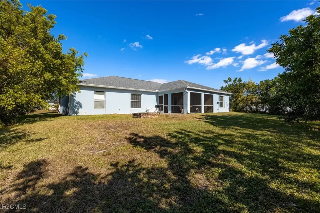 2022 NW 9th Terrace Cape Coral FL 33993