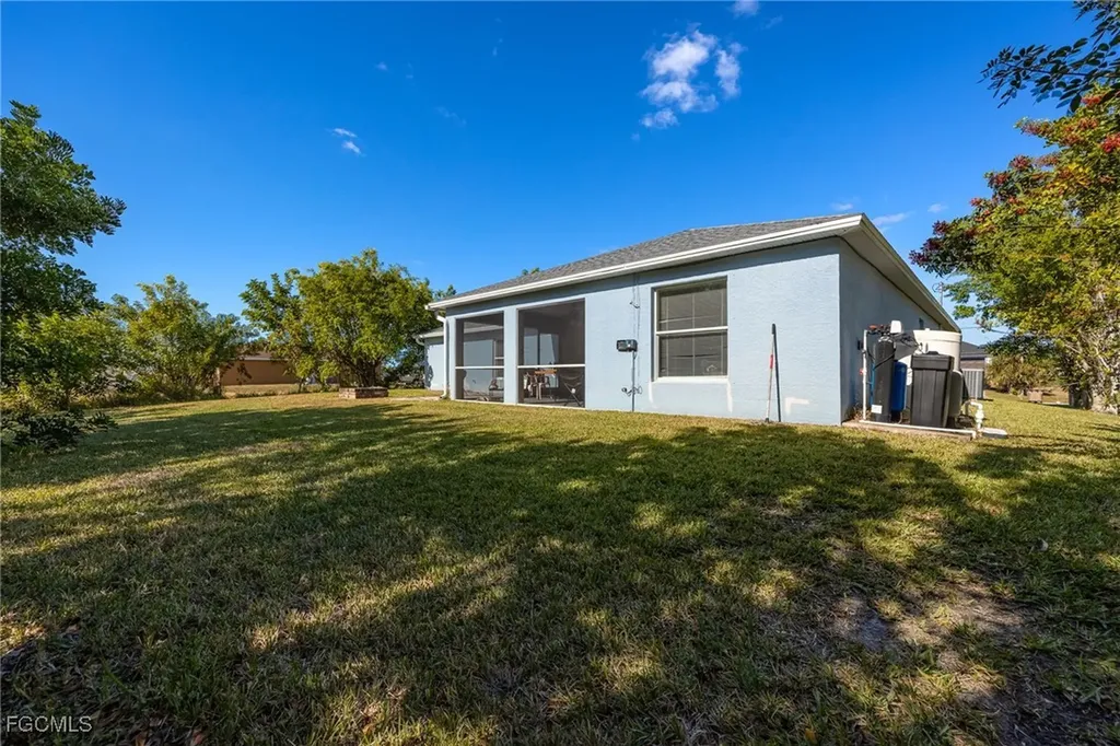 2022 NW 9th Terrace Cape Coral FL 33993