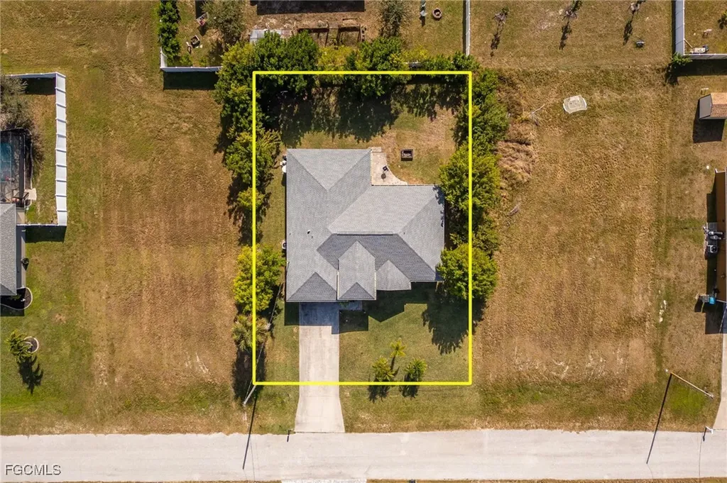 2022 NW 9th Terrace Cape Coral FL 33993