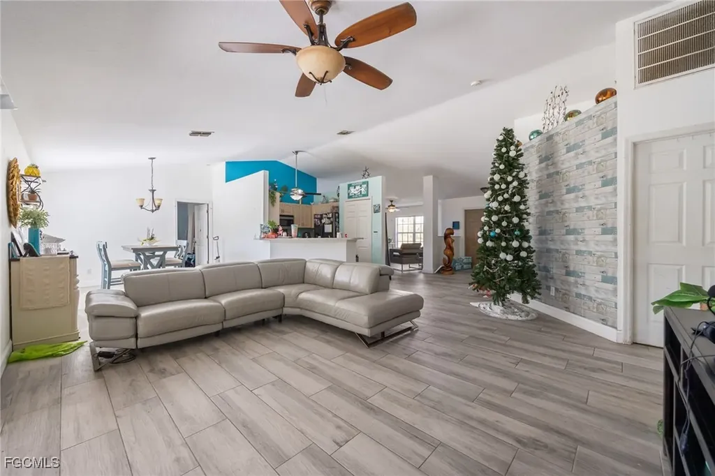 2022 NW 9th Terrace Cape Coral FL 33993