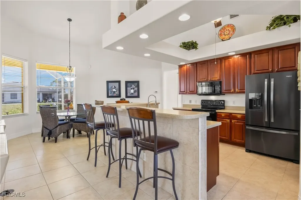 2905 NW 22nd Place Cape Coral FL 33993