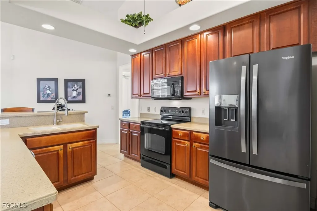 2905 NW 22nd Place Cape Coral FL 33993