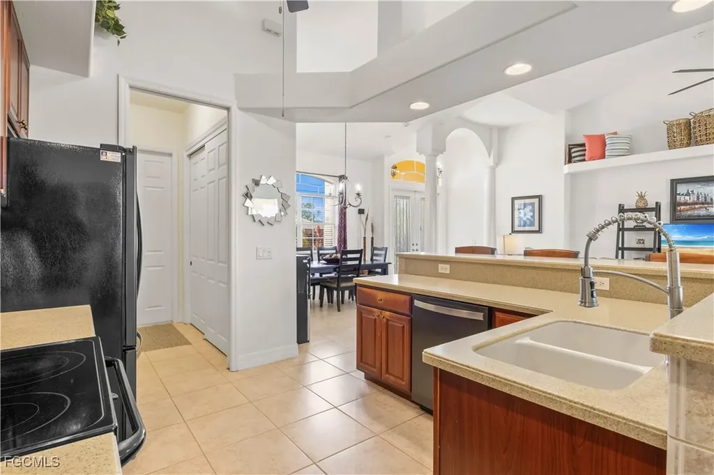 2905 NW 22nd Place Cape Coral FL 33993