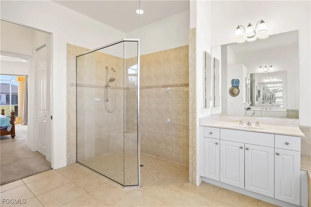 2905 NW 22nd Place Cape Coral FL 33993