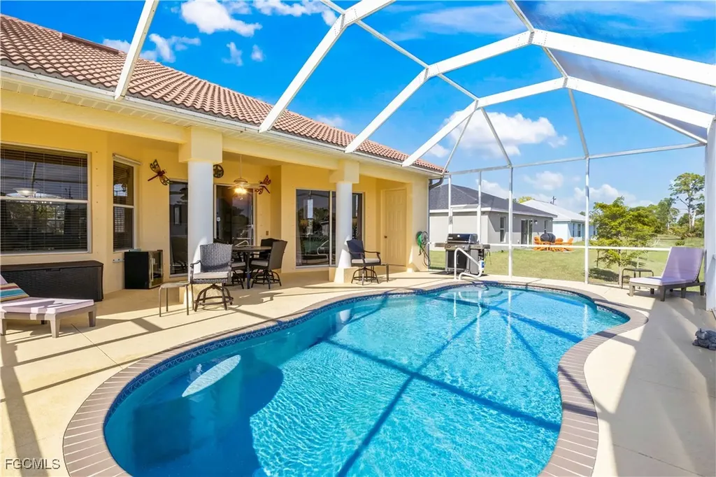 2905 NW 22nd Place Cape Coral FL 33993