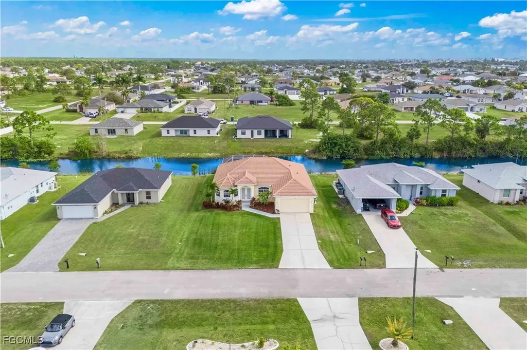 2905 NW 22nd Place Cape Coral FL 33993