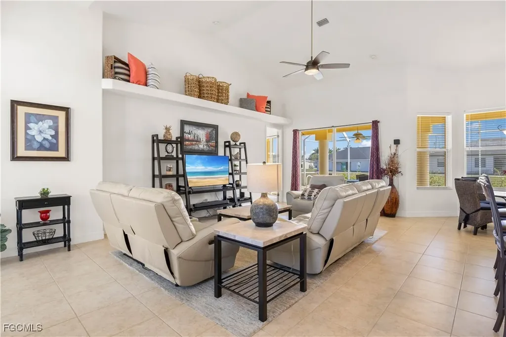 2905 NW 22nd Place Cape Coral FL 33993