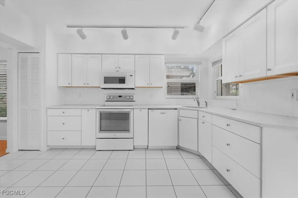 21150 Butchers Holler Estero FL 33928