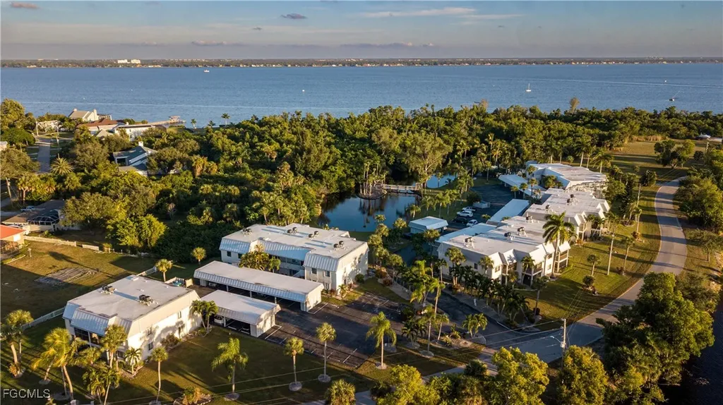 3916 Orange Grove Boulevard North Fort Myers FL 33903