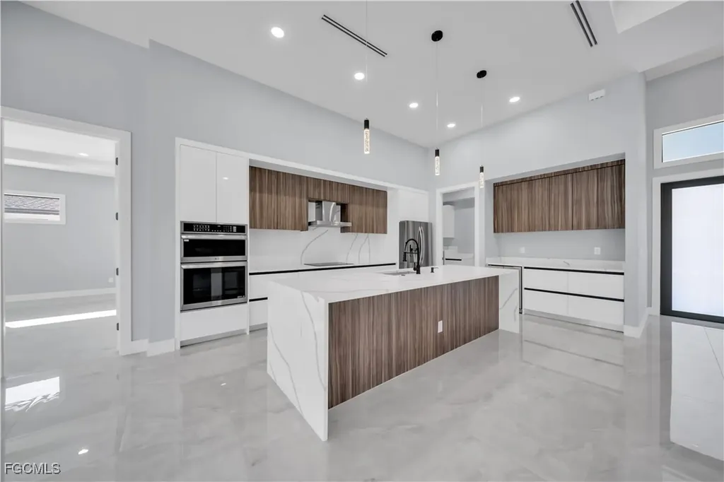 129 SW 33rd Place Cape Coral FL 33991