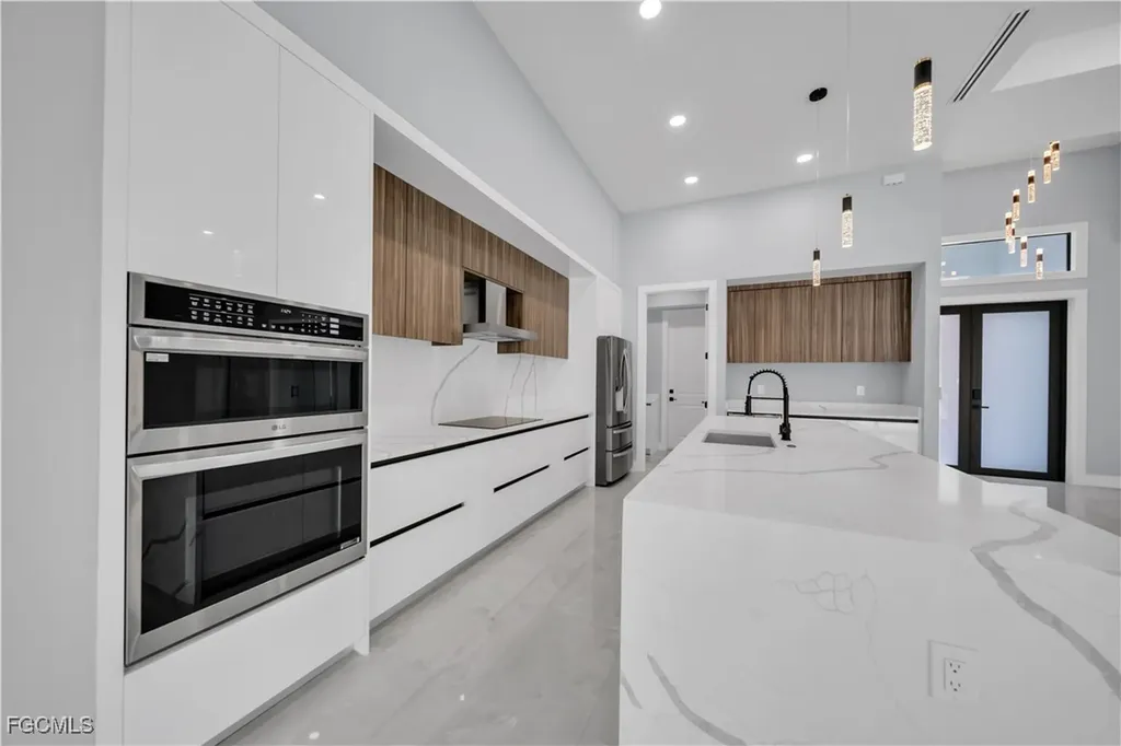 129 SW 33rd Place Cape Coral FL 33991