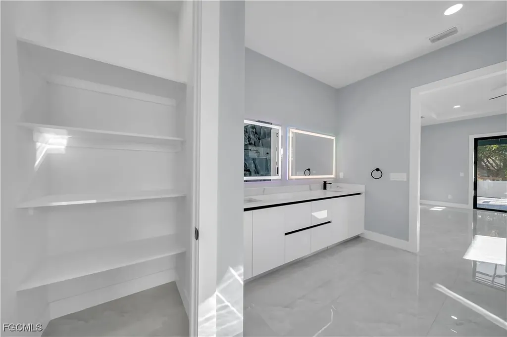 129 SW 33rd Place Cape Coral FL 33991