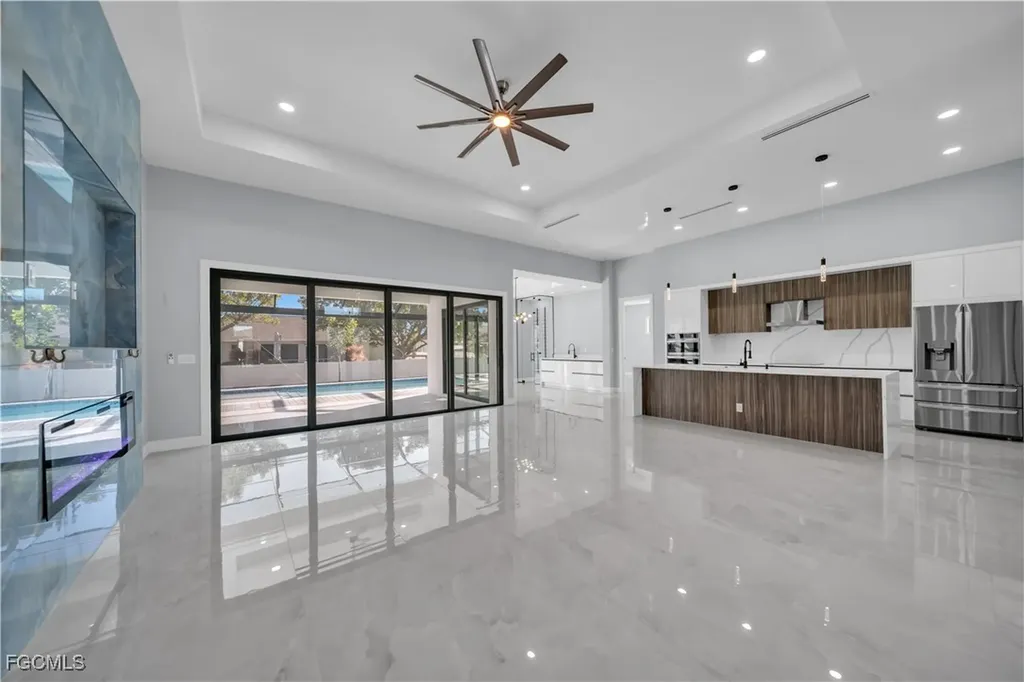 129 SW 33rd Place Cape Coral FL 33991