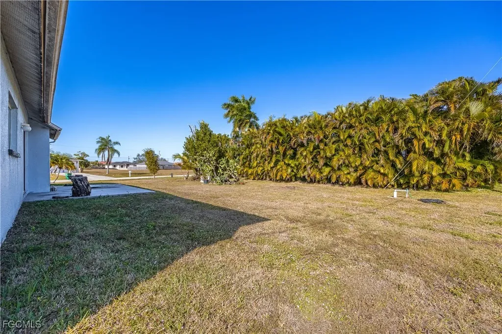 2017 NE 24th Terrace Cape Coral FL 33909