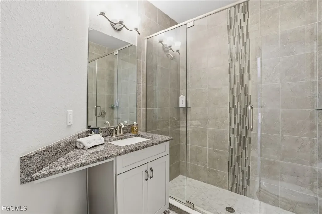 2728 SW 25th Street Cape Coral FL 33914