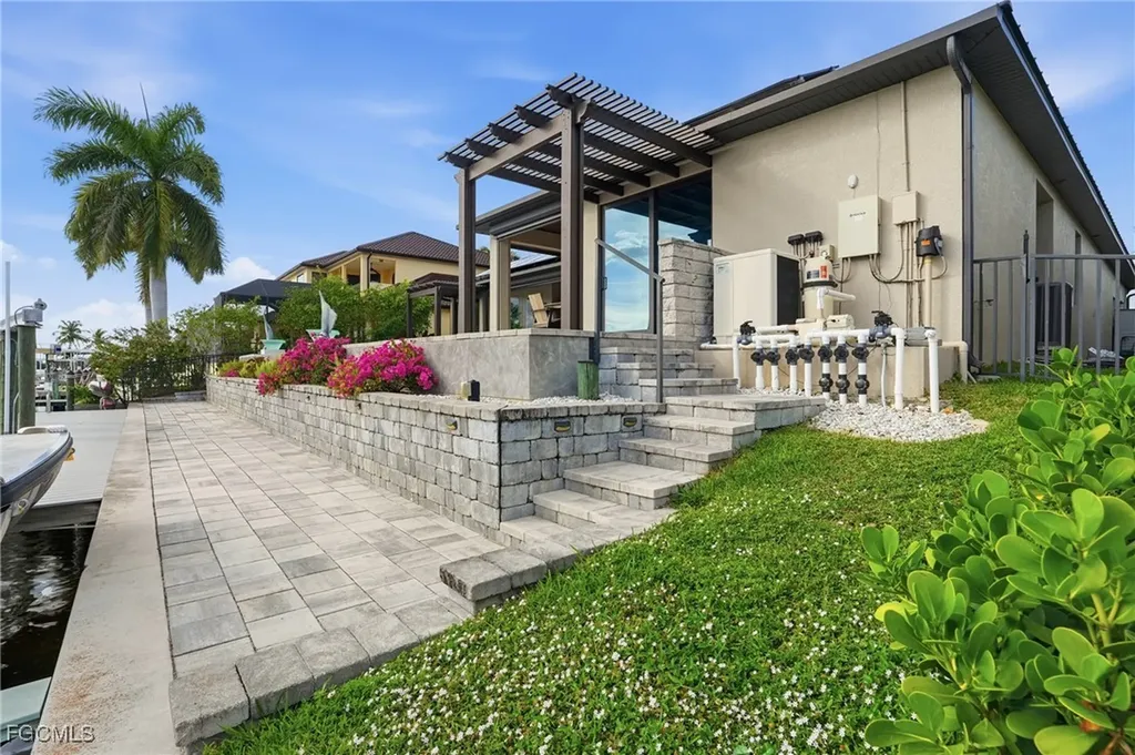 2728 SW 25th Street Cape Coral FL 33914