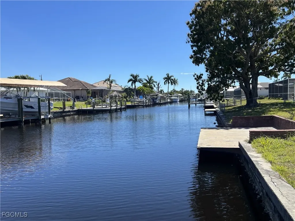 5235 SW 3rd Avenue Cape Coral FL 33914