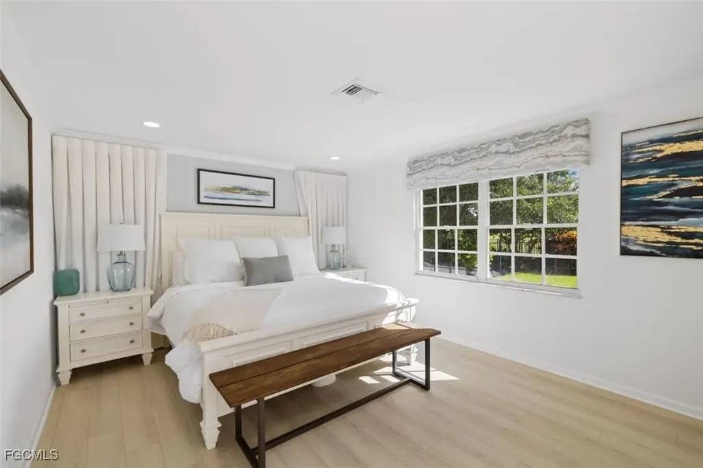 2728 Crayton Road Naples FL 34103