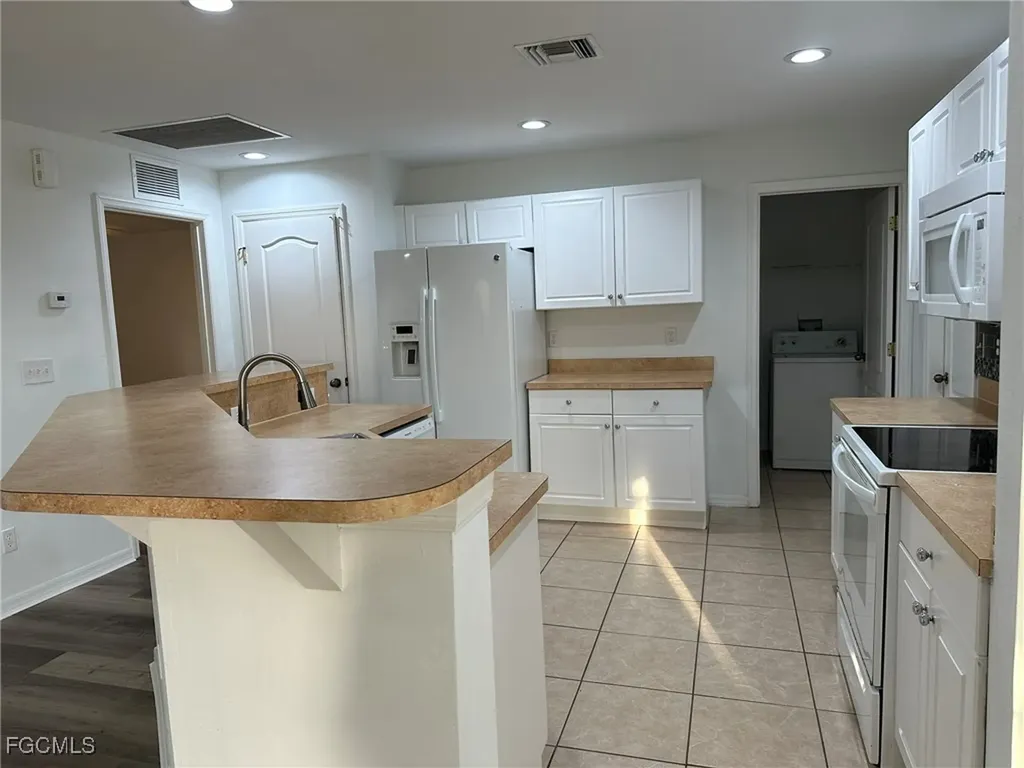 2207 NE 15th Lane Cape Coral FL 33909