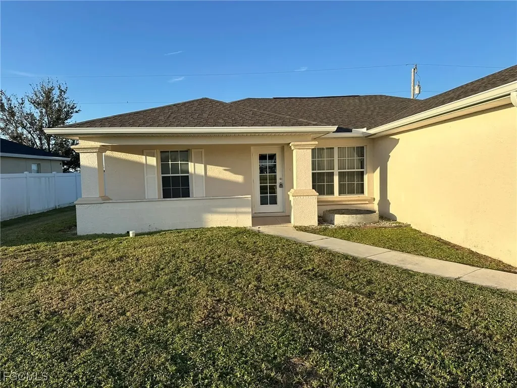 2207 NE 15th Lane Cape Coral FL 33909
