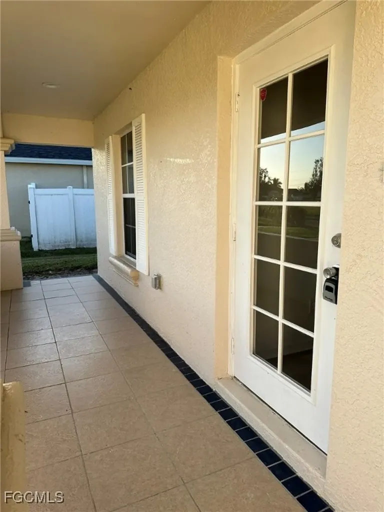 2207 NE 15th Lane Cape Coral FL 33909