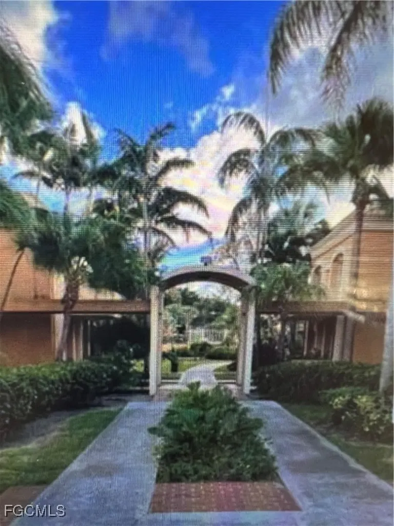 18111 68 Avenue Hialeah FL 33015