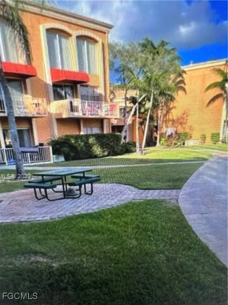 18111 68 Avenue Hialeah FL 33015