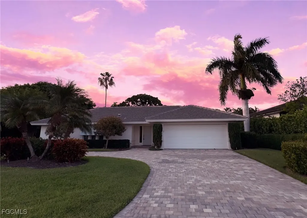 635 Fountainhead Lane Naples FL 34103
