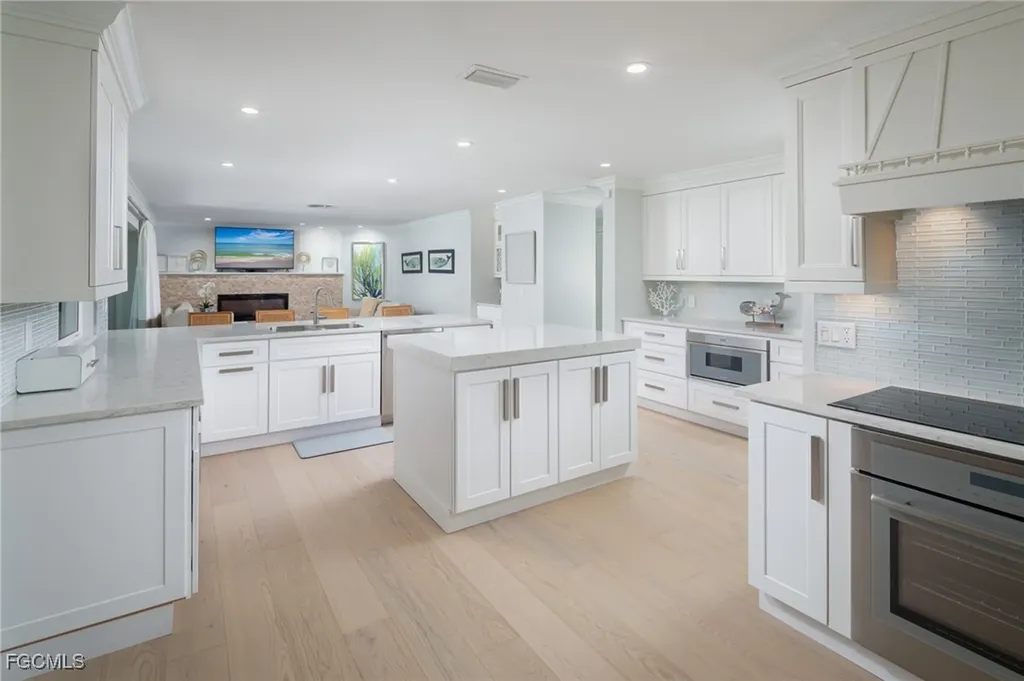 635 Fountainhead Lane Naples FL 34103