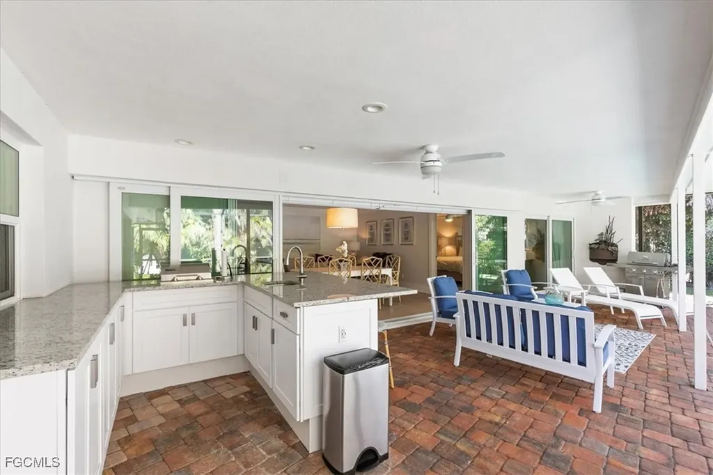 635 Fountainhead Lane Naples FL 34103