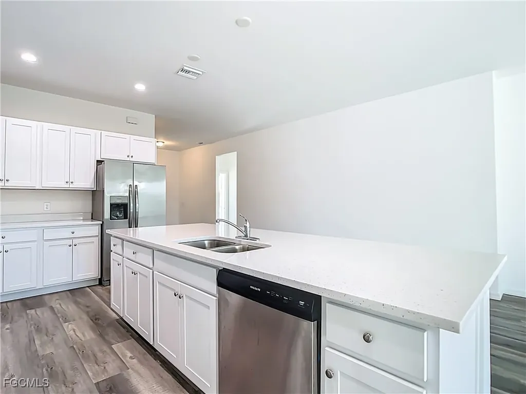 2518 NW 10th Terrace Cape Coral FL 33993