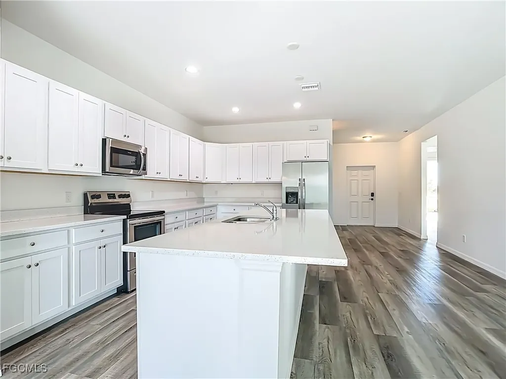 2518 NW 10th Terrace Cape Coral FL 33993