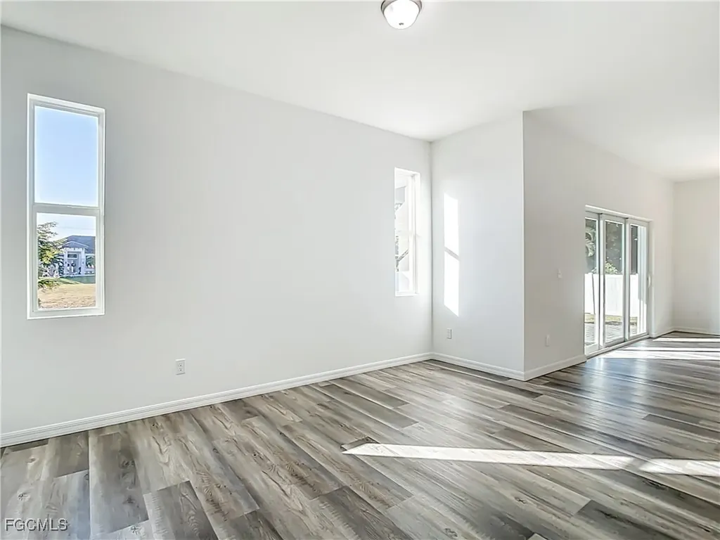 2518 NW 10th Terrace Cape Coral FL 33993