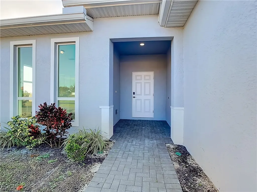 2518 NW 10th Terrace Cape Coral FL 33993