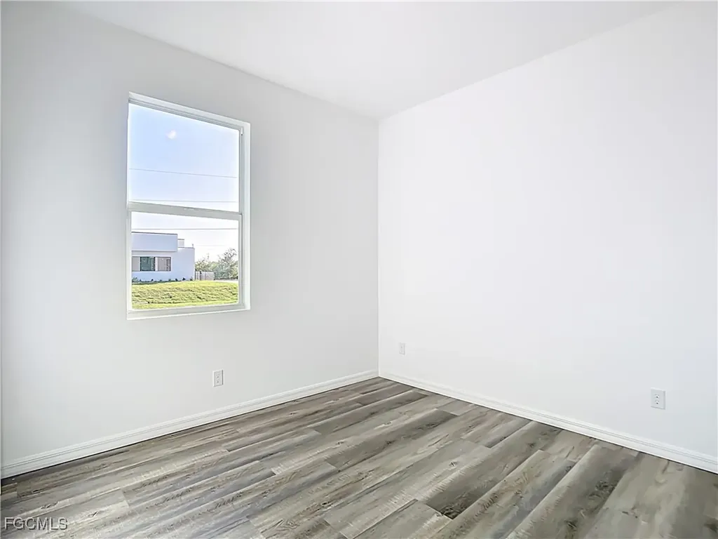 2518 NW 10th Terrace Cape Coral FL 33993