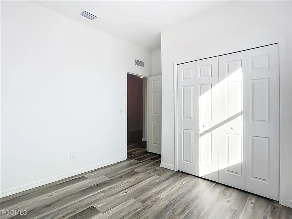 2518 NW 10th Terrace Cape Coral FL 33993